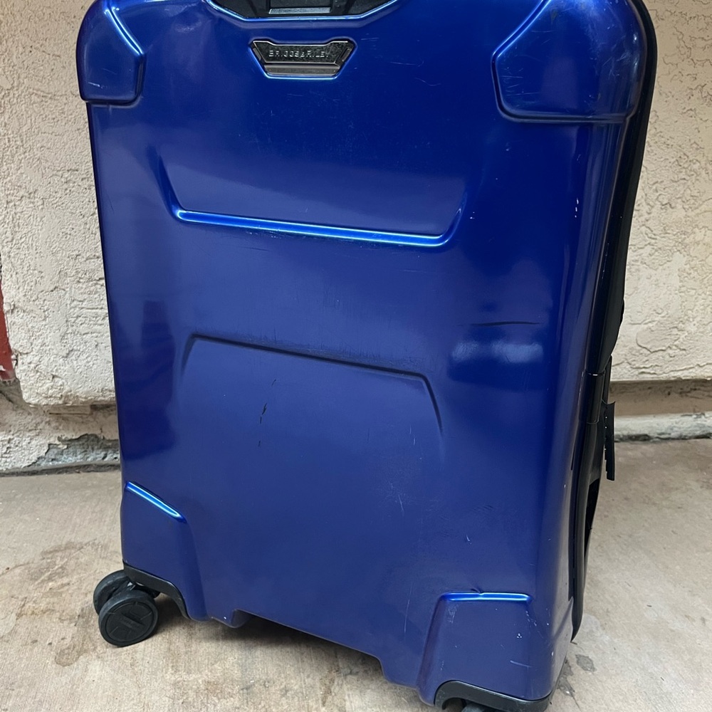 Briggs and Riley 20’ Carry on Internationally QU121SPW-32